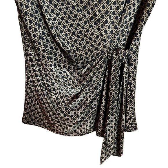 3 for $30! DKR patterned short sleeve blouse - Picture 6 of 10